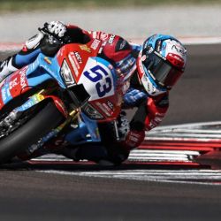 Imagen del piloto francés, Valentin Debise, del equipo EASTROC ZXMOTO Evan Bros Factory, conduciendo su motocicleta durante la Carrera 2 del WorldSSP en la Ronda Italiana del Campeonato Mundial de Supersport de la FIM, en el Circuito de Cremona, Italia. | Foto:Xinhua/Li Jing