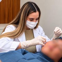 Hilos en medicina estética: la nueva generación de técnicas para reposicionar el rostro sin perder naturalidad