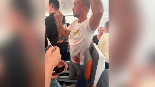 Una “pelea entre pilotos” y pánico entre los pasajeros: Israel investiga el incidente de FlyDubai como posible atentado terrorista