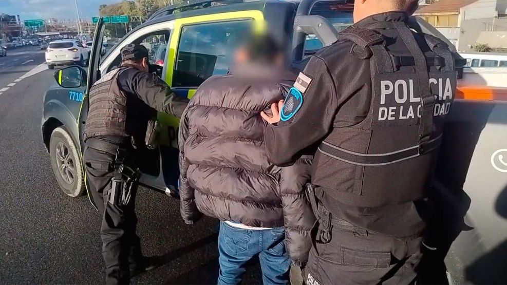 La Policía de la Ciudad detuvo a un peruano con pedido de captura internacional