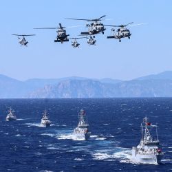 En el ejercicio militar de la Armada turca donde participaron 14.000 efectivos de la Armada, las fuerzas terrestres, la Fuerza Aérea y la Guardia Costera de Turquía, con el despliegue de 100 buques y 50 aeronaves, en el Mediterráneo oriental, frente a la costa de Aksaz. | Foto:ADEM ALTAN / AFP
