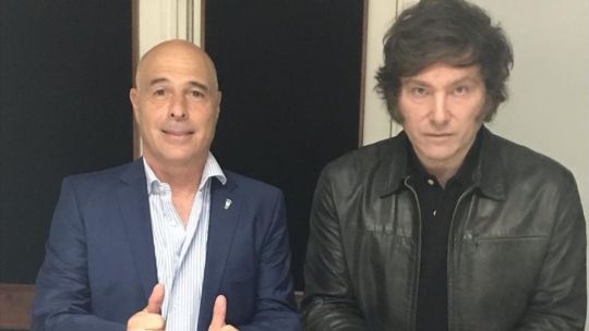 Archivo: el clip infantil del "presidente" Abdala luchando con los incendios