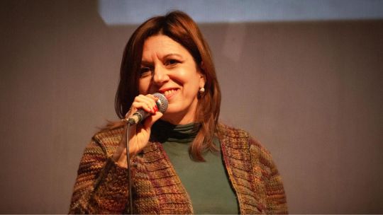 Anabella Díaz: una mirada sobre la enseñanza que propone volver a leer, escribir y pensar en el aula