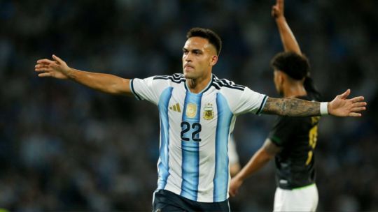 Lautaro Martínez abrió el Argentina vs Bolivia con un gol que estira su histórico registro en la Selección