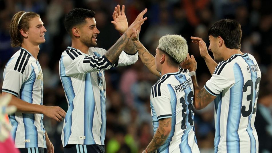 La Selección Argentina goléo 4-0 a Bolivia
