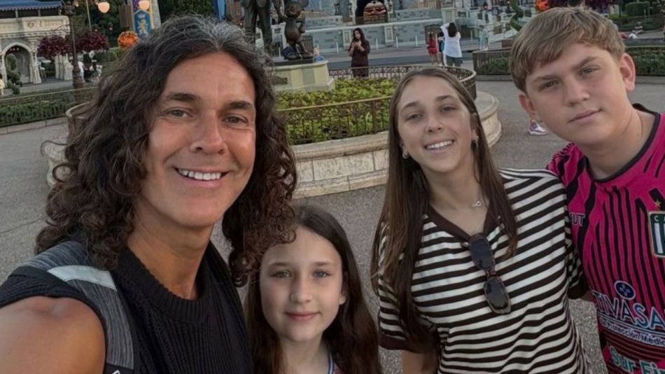 Mariano Martínez viajó a Disney con sus hijos Olivia, Milo y Alma