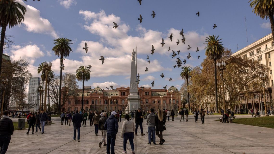 Argentina offers golden passports to foreigners for US$350,000