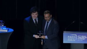 Javier Milei recibe el Premio del Foro Económico de París
