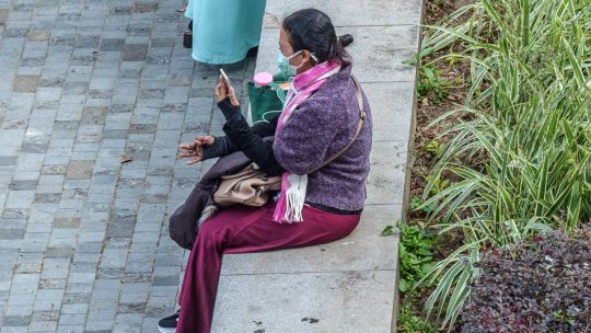 Como si fuéramos pocos, parió la abuela