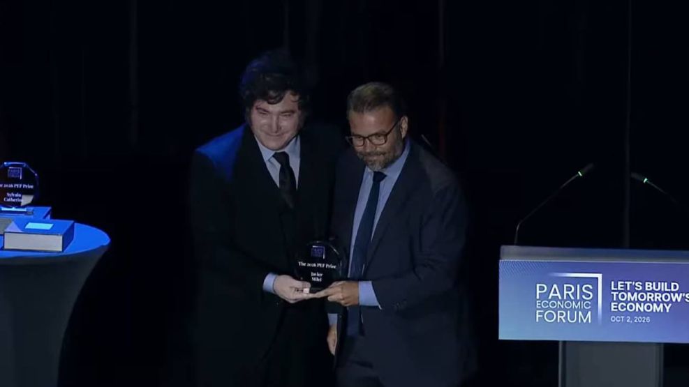 Javier Milei recibe el Premio del Foro Económico de París