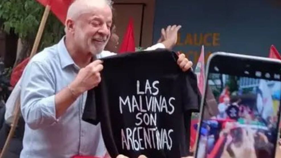 Lula Da Silva con remera “LAS MALVINAS SON ARGENTINAS”