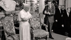 031026_papa_juan_pablo_alfonsin_cedoc_g