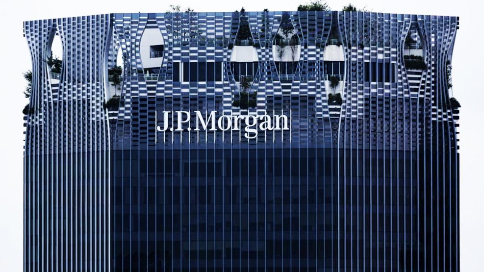 031026_jp_morgan_bloomberg_g