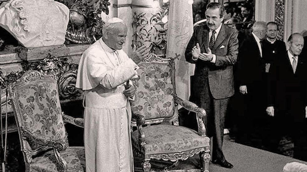 031026_papa_juan_pablo_alfonsin_cedoc_g