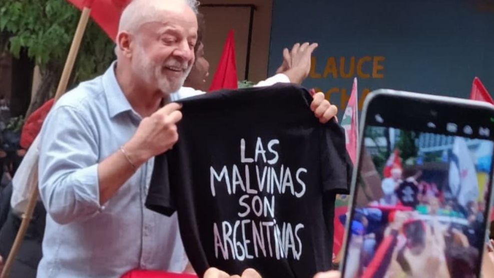Lula Da Silva con remera “LAS MALVINAS SON ARGENTINAS”