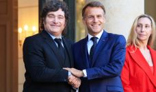 041026_milei_macron_karina_afp_g