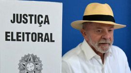 Elecciones en Brasil: Las fotos de Lula Da Silva en la jornada electoral