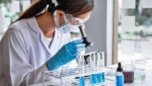 041026_mujer_ciencia_medicina_cedoc_g