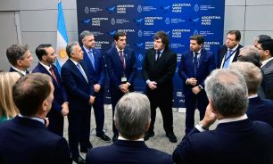 041026_milei_gobernadores_paris_presidencia_g