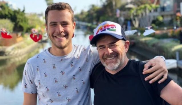 Tadeo junto a su papá, Julián Weich