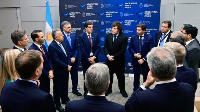041026_milei_gobernadores_paris_presidencia_g