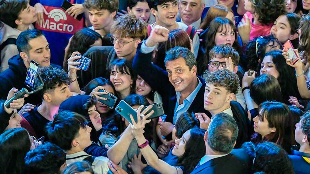 041026_massa_jovenes_redessociales_g
