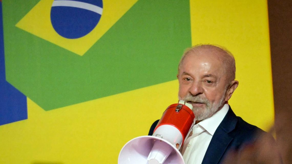 Fans of Brazil's Lula hope for comeback against Bolsonaro
