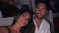 La emoción de Antonela Roccuzzo al ver el homenaje que le hicieron a Lionel Messi frente al Monumento a la Bandera