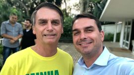 Una investigación por la posible intervención de Estados Unidos en las elecciones de Brasil suma tensión y preocupa a Flávio Bolsonaro