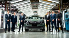 Renault presentó la Niagara como el salvavidas de Santa Isabel: Debutará con un modelo naftero y caja manual