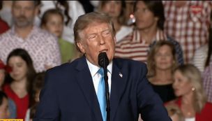 Trump propone que Irán arrase una ciudad