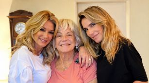 Yanina Latorre junto a su madre y su hermana Maite Arruza