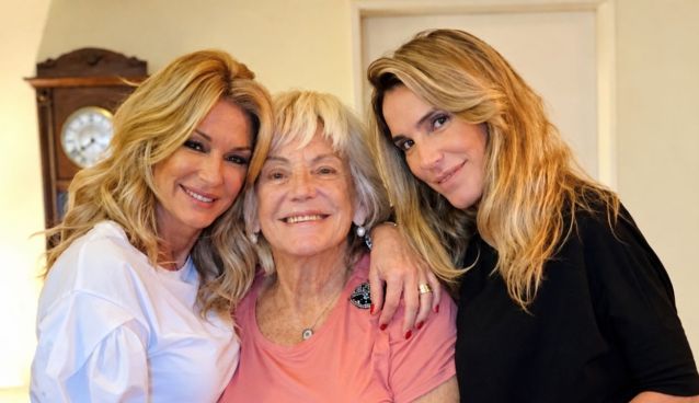 Yanina Latorre junto a su madre y su hermana Maite Arruza