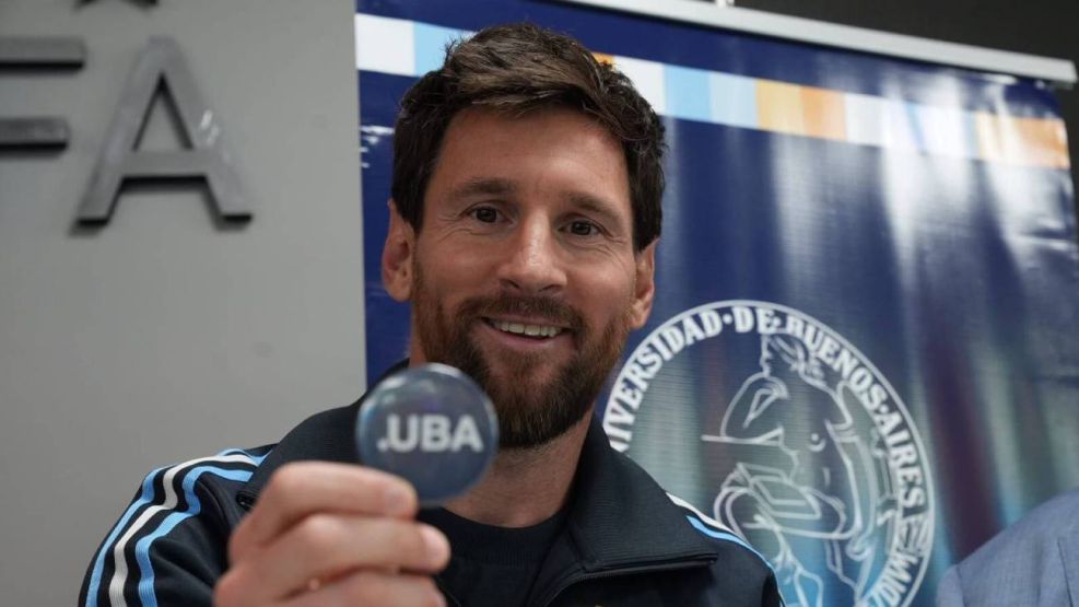 Messi recibió el Doctorado Honoris Causa de la UBA