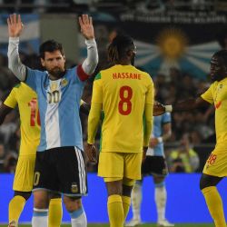 Lionel Messi celebra tras marcar el tercer gol de su equipo durante el partido amistoso internacional de fútbol entre Argentina y Benín, disputado en el estadio Más Monumental de Buenos Aires. | Foto:Pablo Cuarterolo