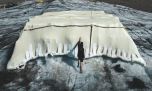 Estudiantes suizos cubren un glaciar con lana de oveja para frenar el deshielo