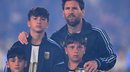 Lionel Messi junto a Thiago, Mateo y Ciro