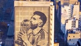 Subir a Messi: qué dice el proyecto de ley para bajar a Evita de la 9 de Julio