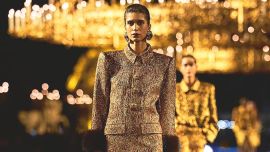Orgullo argentino en París: Mica Argañaráz fue la gran musa del desfile de Saint Laurent