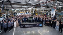 Renault presentó la pick-up Niagara en la planta de Santa Isabel