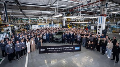 Renault presentó la pick-up Niagara en la planta de Santa Isabel