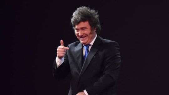 Milei le dio reposteó a un troll que pidió crear "una cárcel para periodistas"