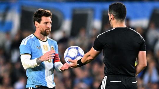 Lionel Messi y Fernando Vejar Díaz