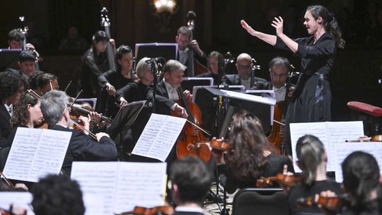 Una mañana en el Teatro Colón: concierto de la Filarmónica y una entrada gratis por el Día de la Madre