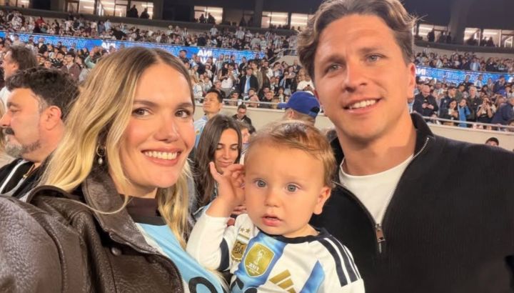 El look de Faustino, el hijo de Eva Bargiela, en la despedida de Lionel Messi: careta, la camiseta de su tío y medias