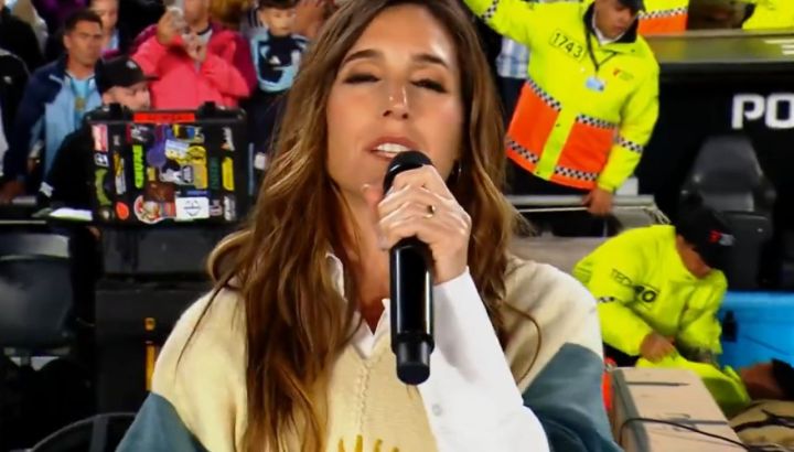 Se desmayó en vivo cuando cantaba Soledad Pastorutti en la despedida a Lionel Messi, fue captado por las cámaras y generó preocupación