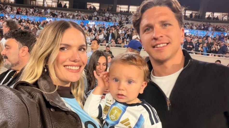 Eva Bargiela y Gianluca Simeone con su hijo Faustino