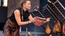 Vic Achával, chef y parrillera: “Cada prejuicio es una oportunidad para crear tu propia voz”