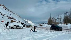 Un temporal poco habitual golpea la cordillera mendocina y mantiene cerrados los pasos a Chile