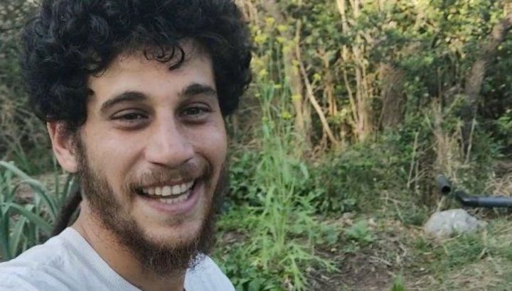 Momo, el hijo de Julian Weich explicó cómo construyó su casa de barro: bioconstrucción, tres años de trabajo y materiales naturales